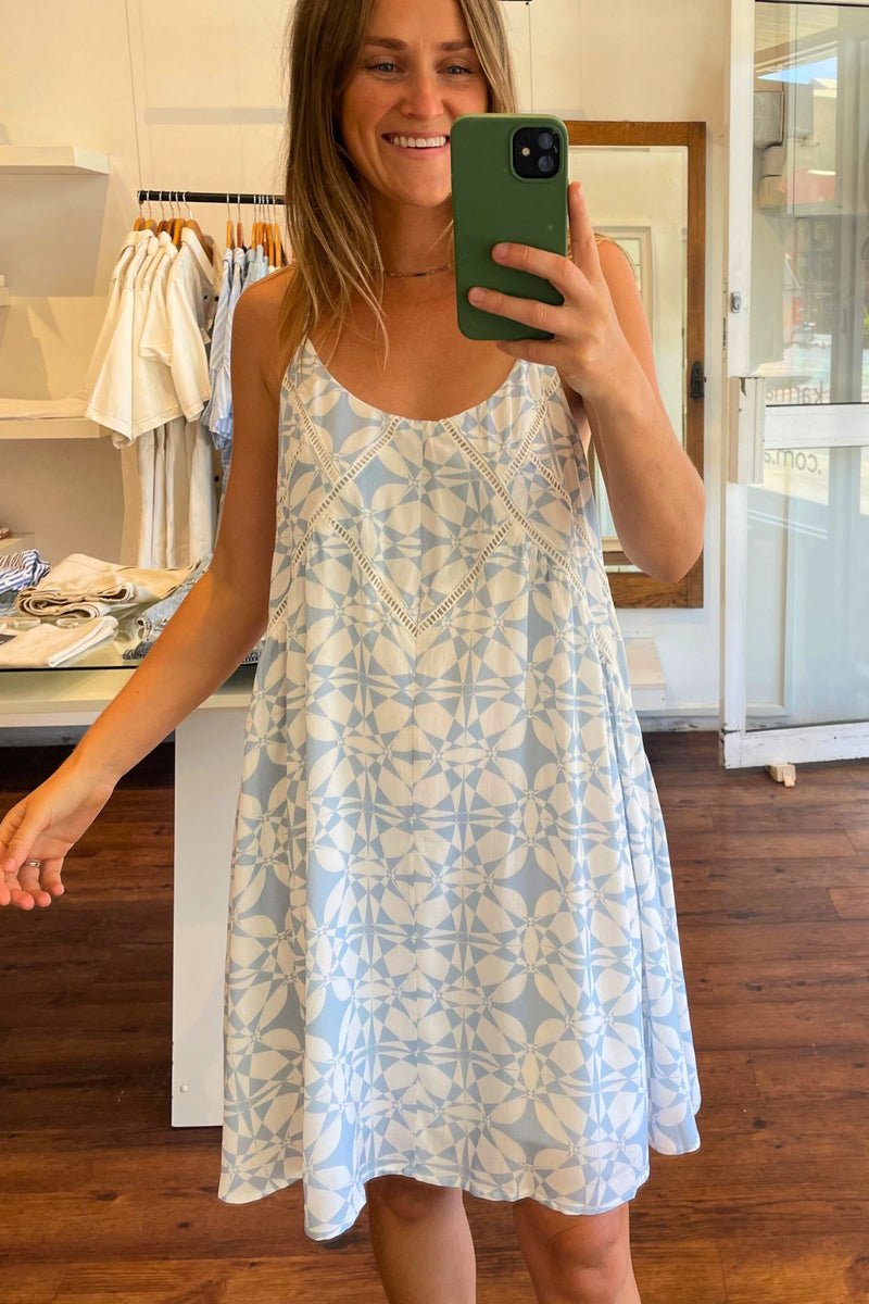 Bari Relaxed Fit Short Sun Dress in Blue/White Print