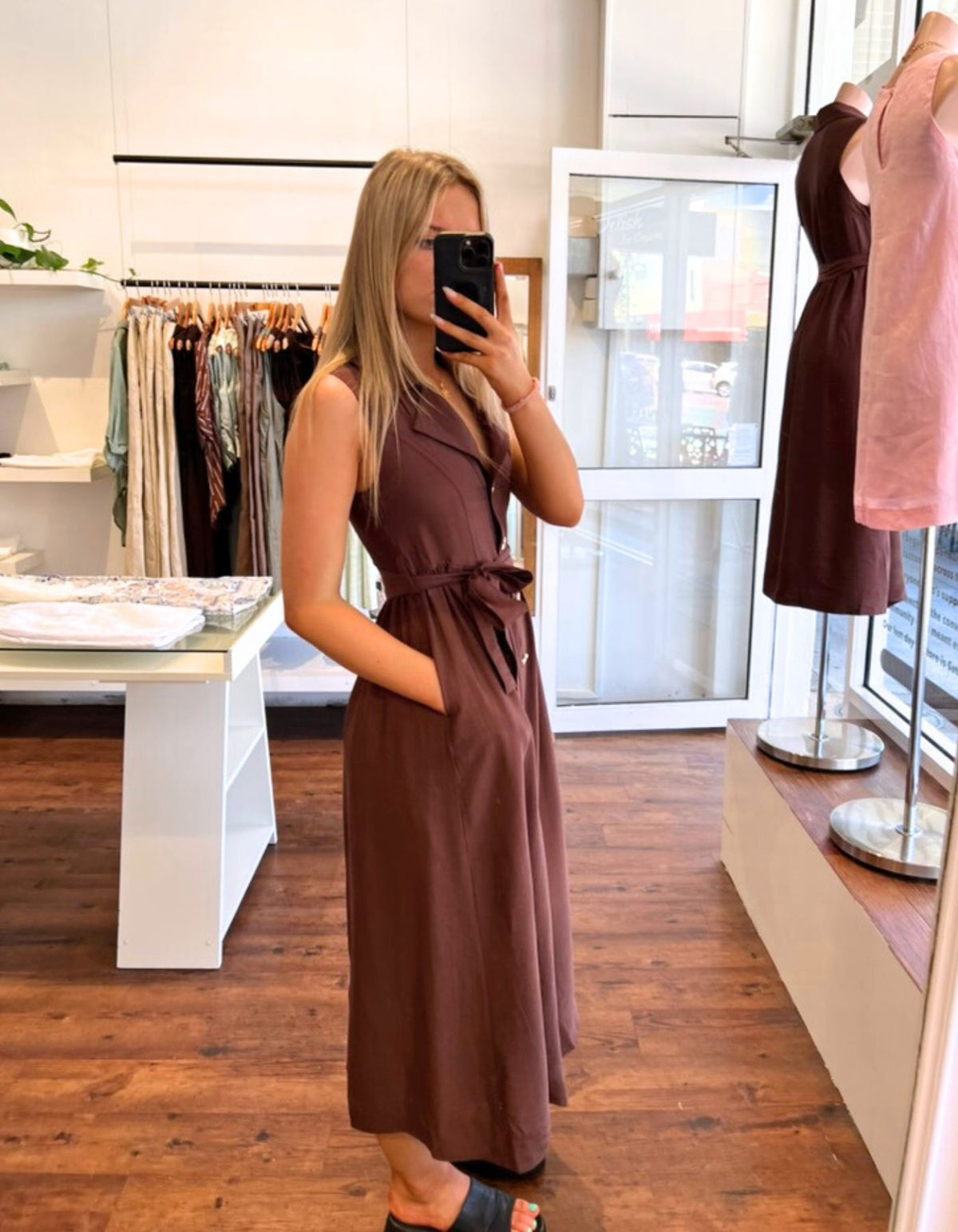 Tara Sleeveless Shirt Dress in Brown