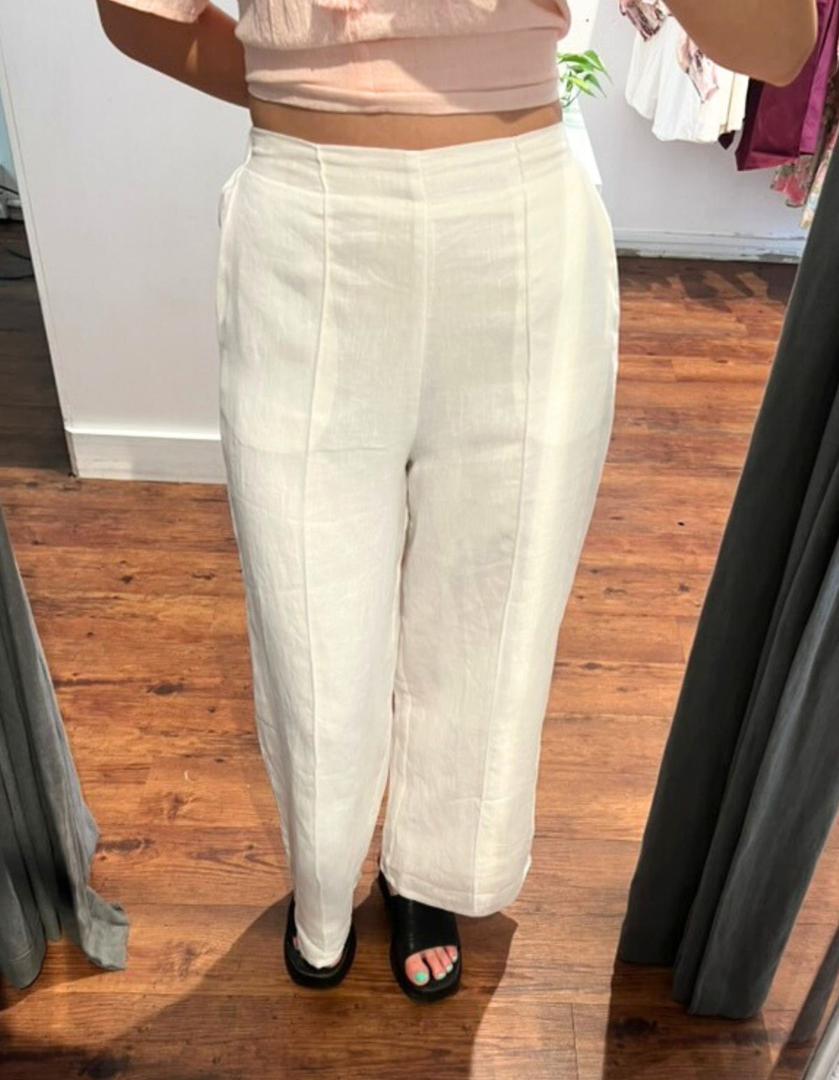 Farah Elastic Back Pants in White Linen