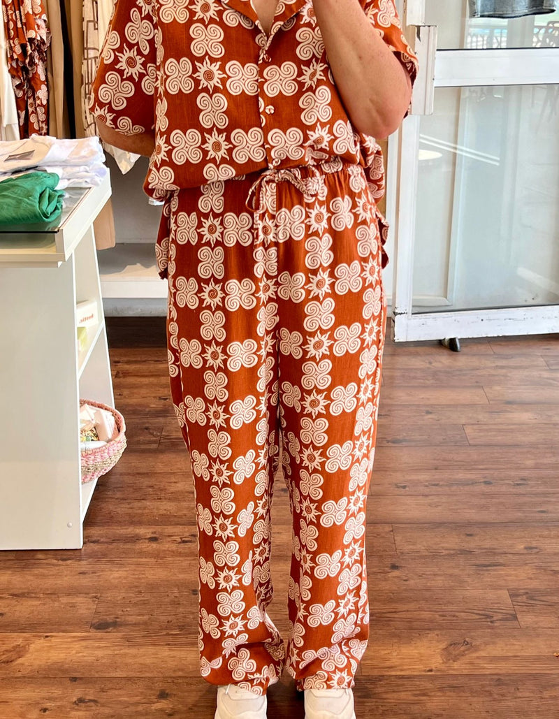Sol Elastic Waist Pants in Paprika Print