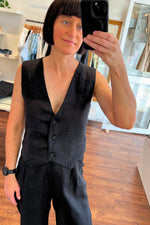 Seattle Sleeveless Button Down Vest Top in Black Linen