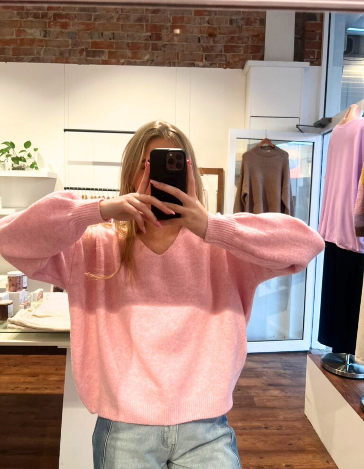 Tully V-Neck Lightweight Knit Jumper in Light Pink