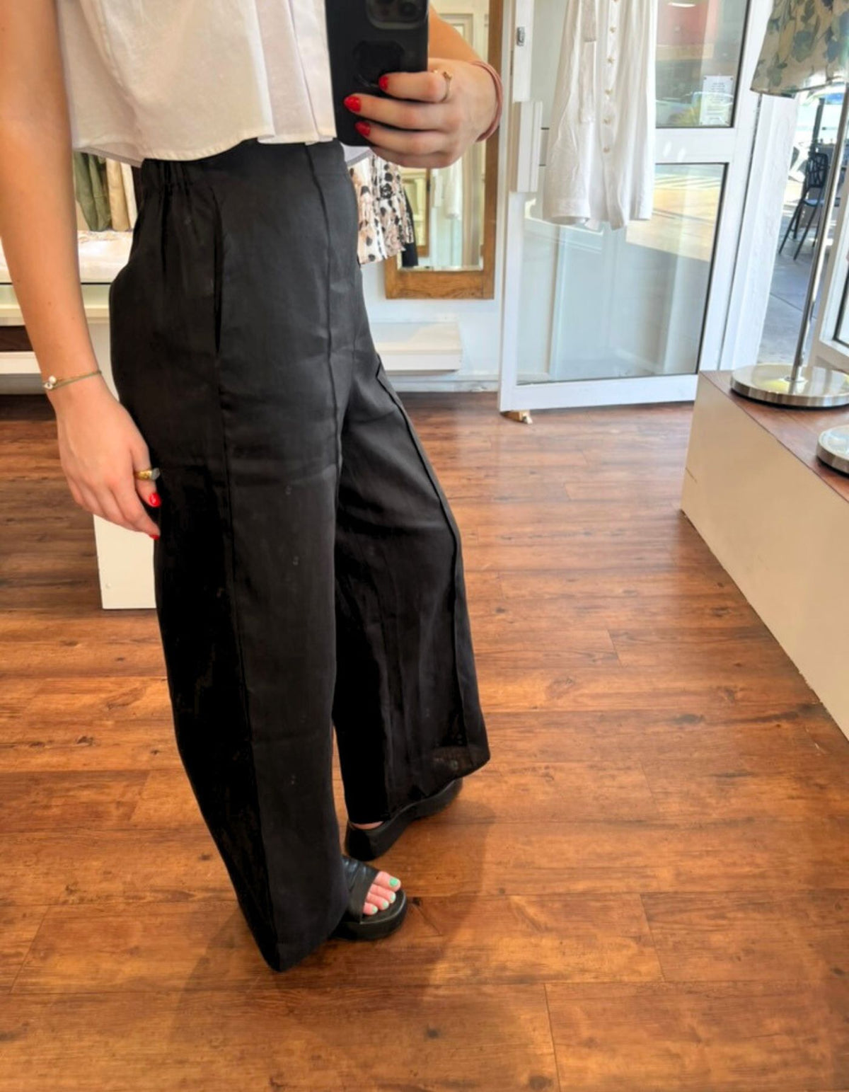 Farah Elastic Back Pants in Black Linen