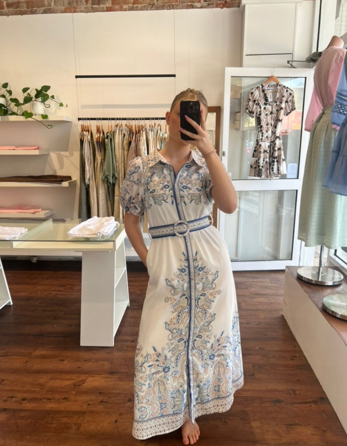 Livi Short Sleeve Maxi Dress in White