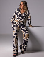 Casey Relaxed Shirt in Beige/Black Geo Print