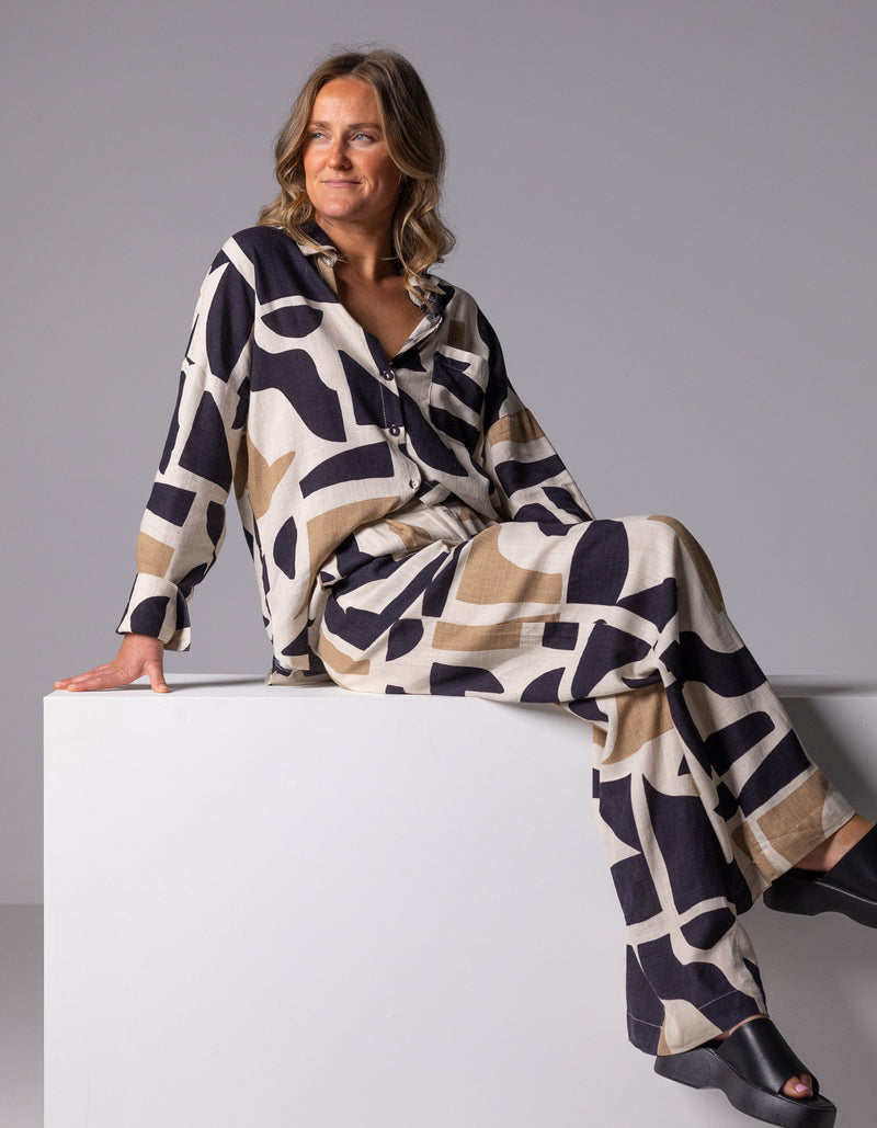 Casey Wide Leg Pants in Beige/Black Geo Print