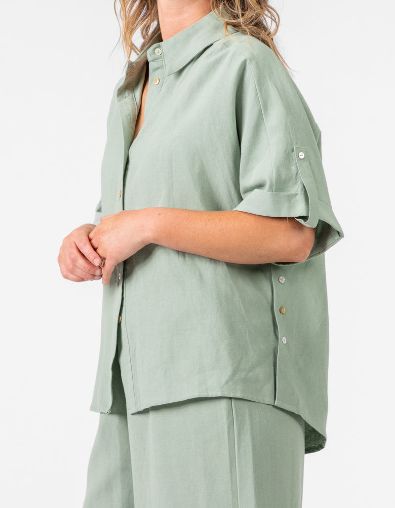 Corbin Button Down Short Sleeve Shirt in Sage