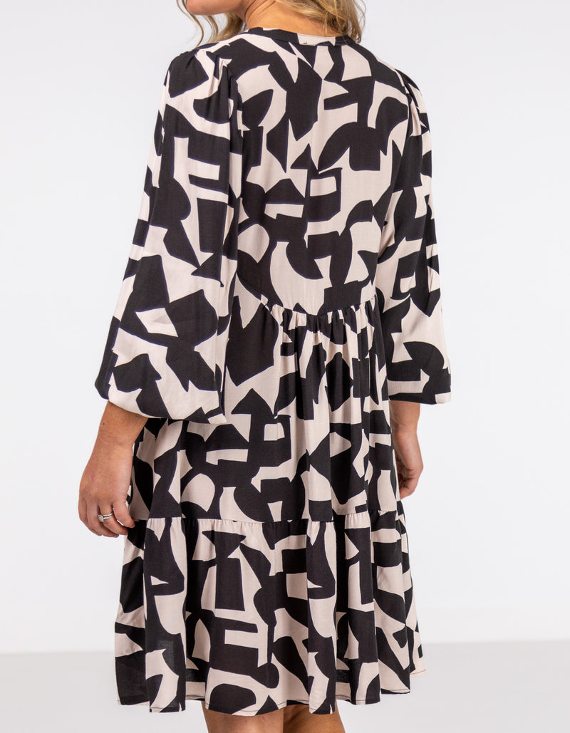 Tatum V Neck Geo Print Dress in Black/Beige