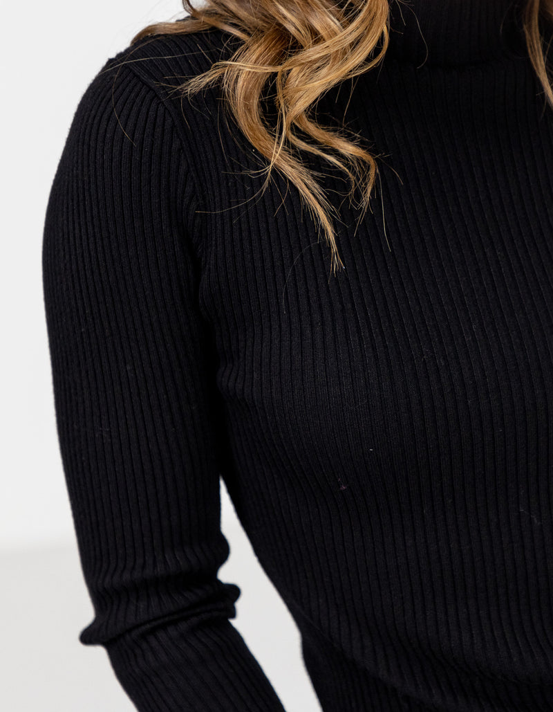 Jesse Fitted Rib Knit Jumper in Black
