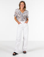 Vesper Short Sleeve Ruffle Front Top in Grey Print