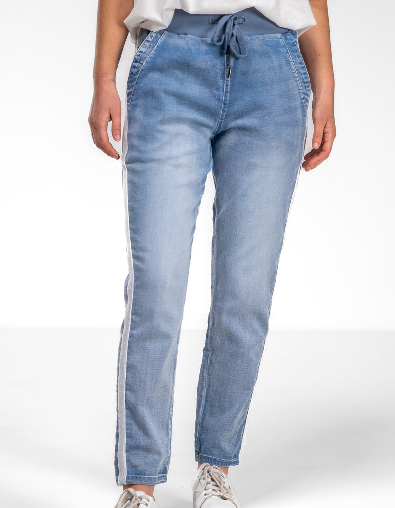 Boston Stretch Denim Joggers in Blue Wash