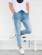 Boston Stretch Denim Joggers in Blue Wash