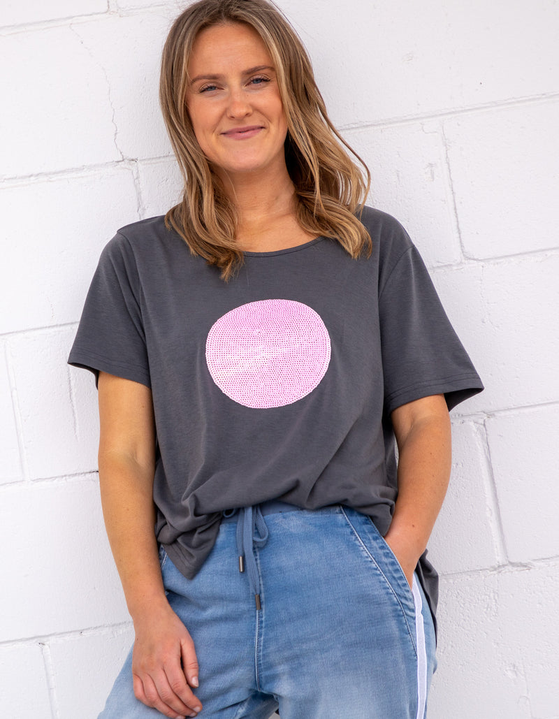 Ava Bamboo Cotton Sequin Circle Tee in Charcoal/Pink