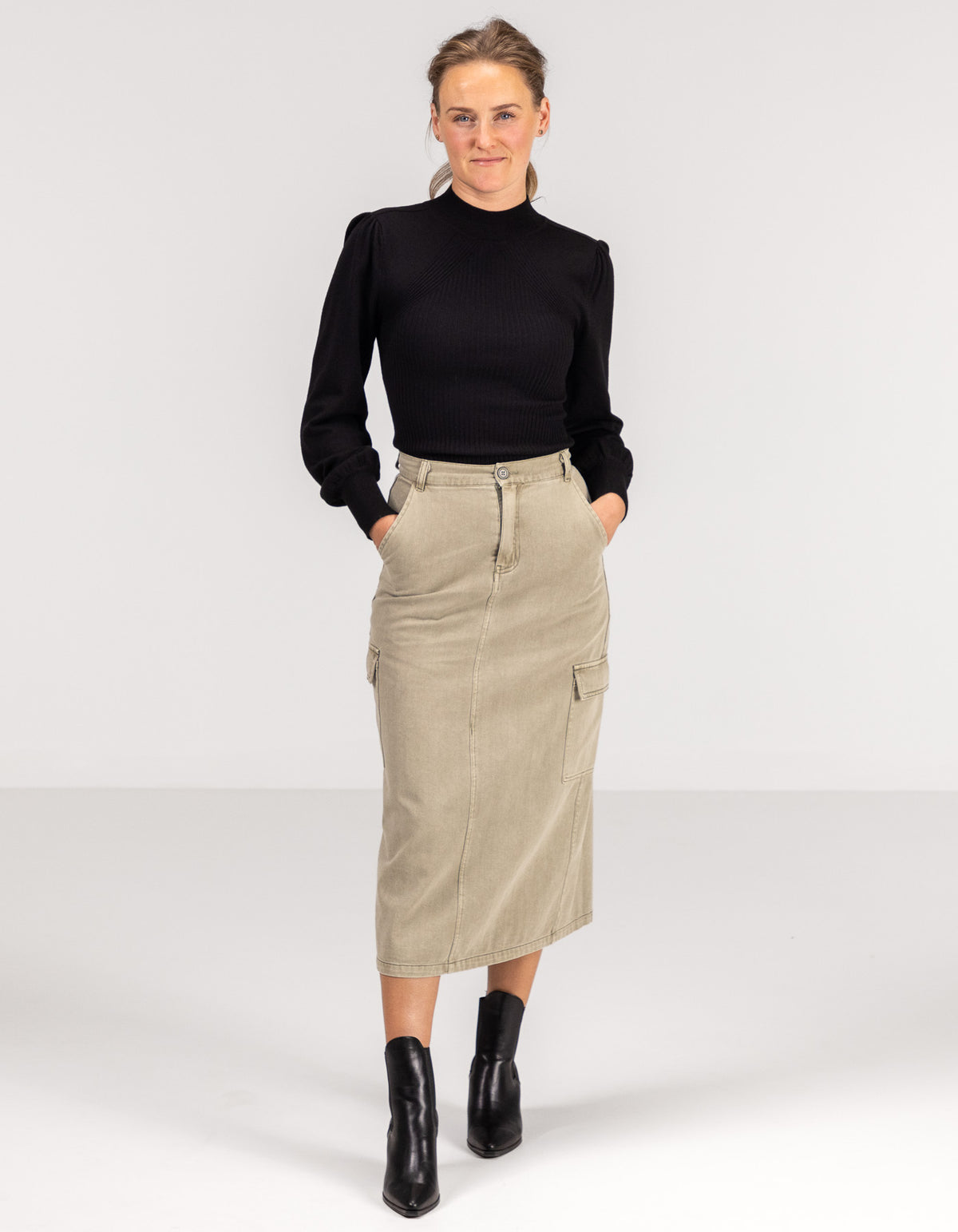 Nyx Balloon Sleeve Fitted Knit Jumper in Black