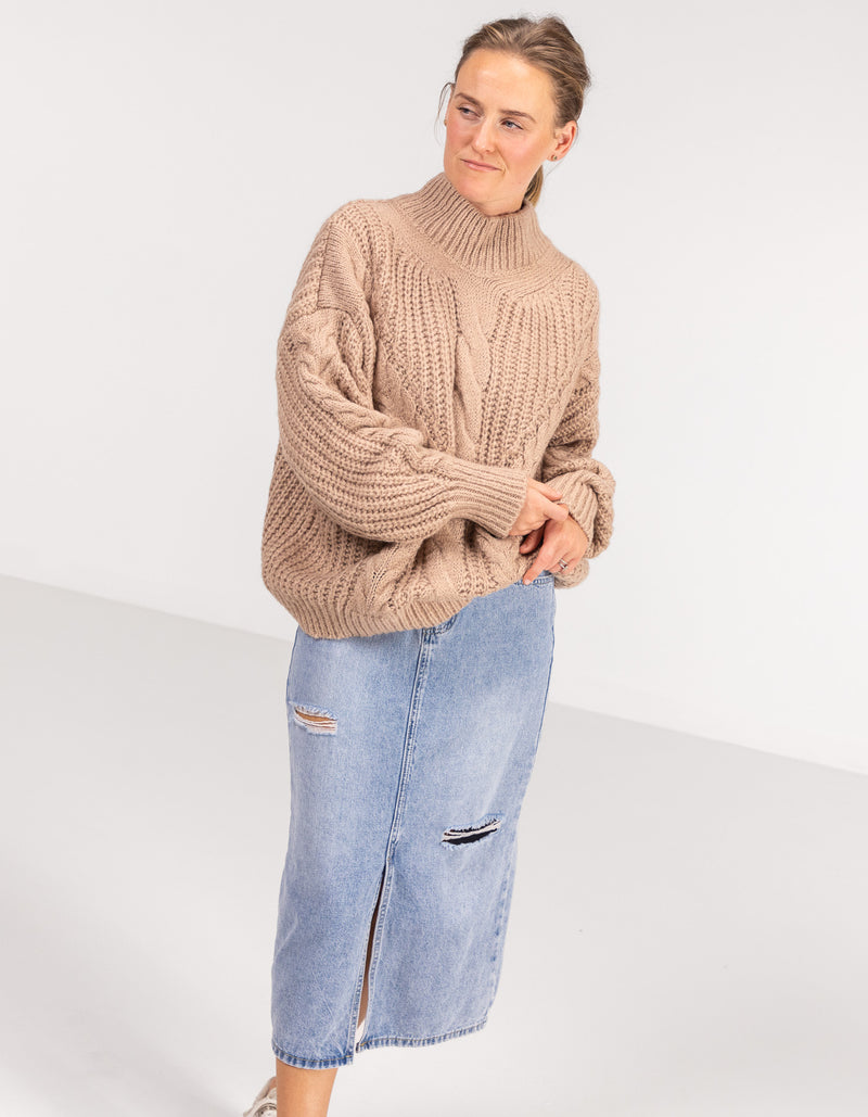 Jossy Cable Knit Jumper in Mocha