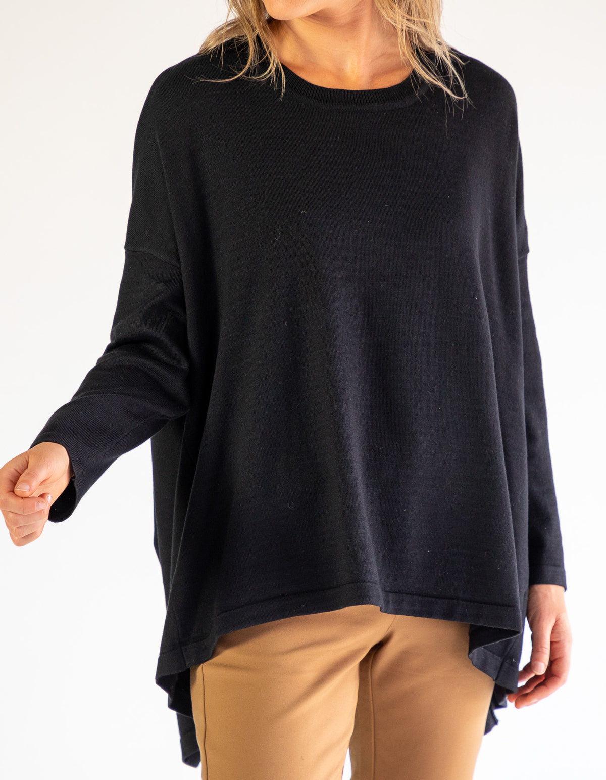 Elle Crew Neck Oversize Knit Jumper in Black