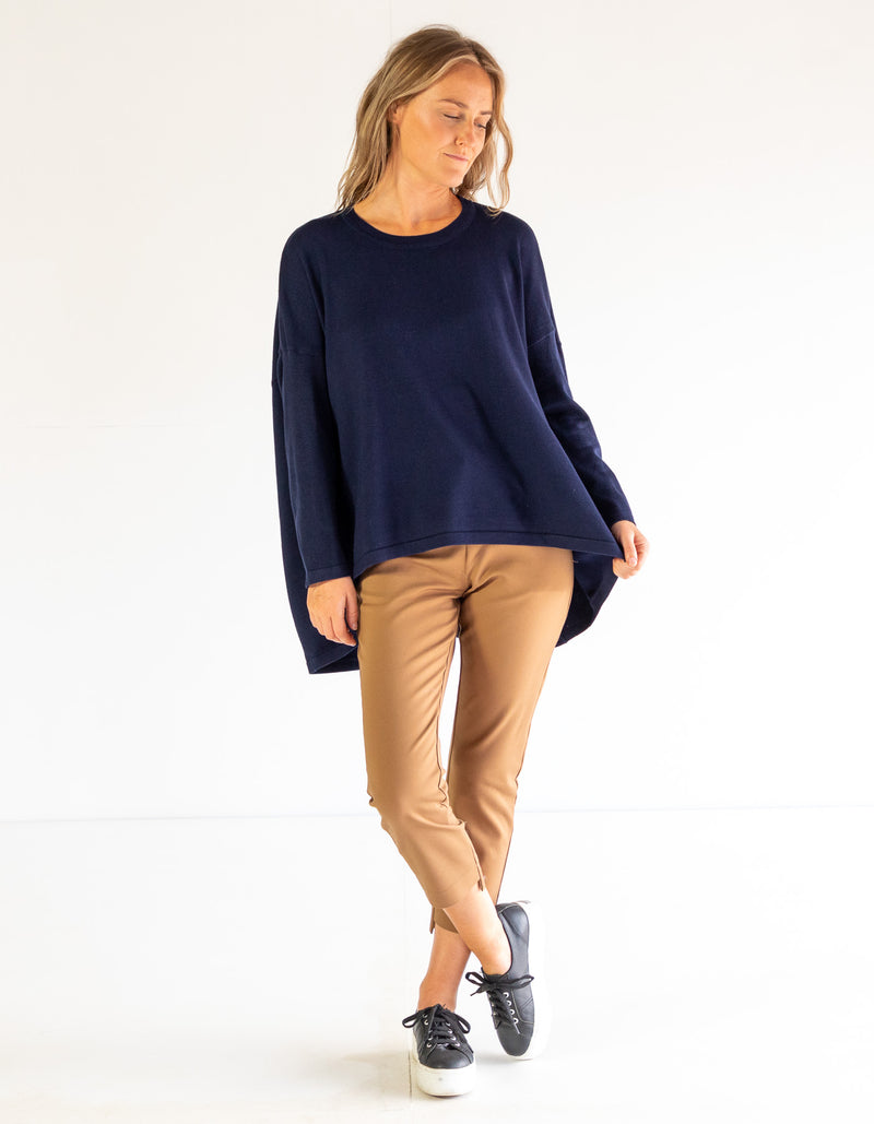 ELLE CREW NECK OVERSIZE KNIT JUMPER IN NAVY