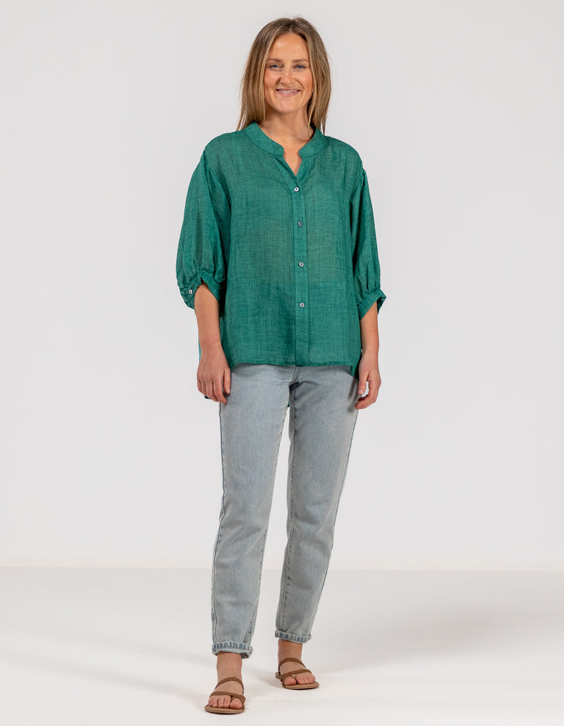 River Relaxed Fit Shirt in Emerald Linen