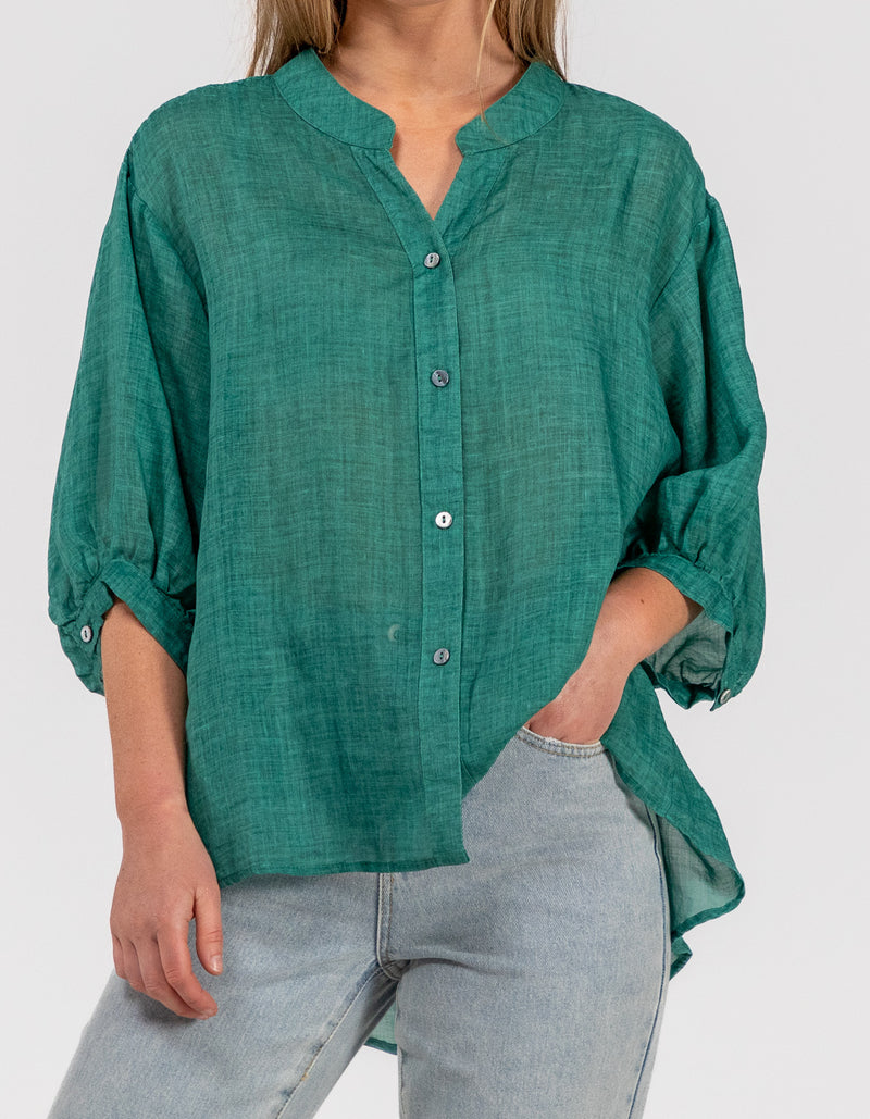 River Relaxed Fit Shirt in Emerald Linen