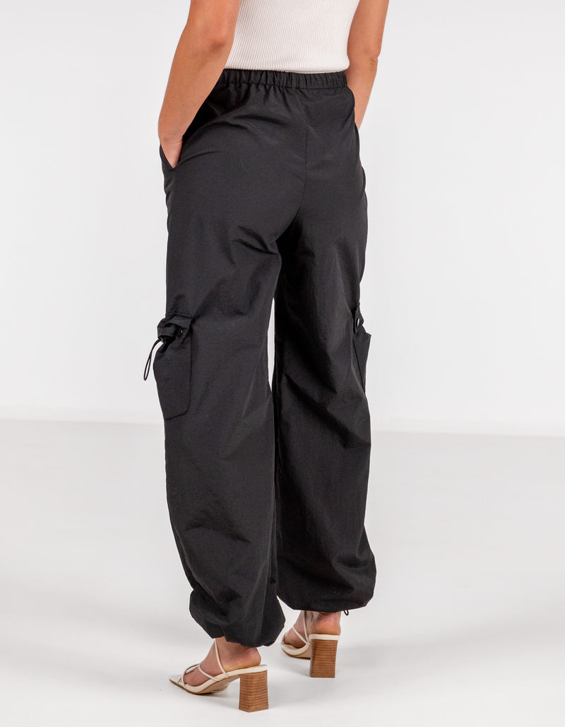 Archer Multi Pocket Cargo Pants in Black