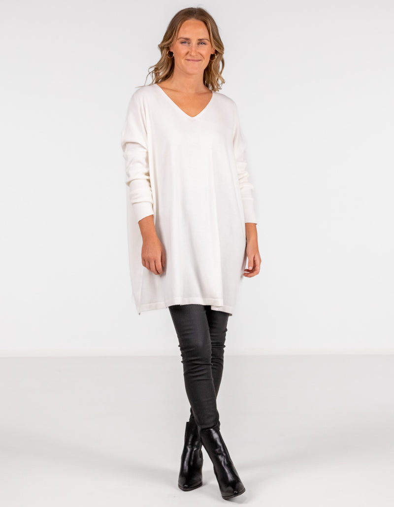 Agnes V Neck Oversize Knit Jumper in White