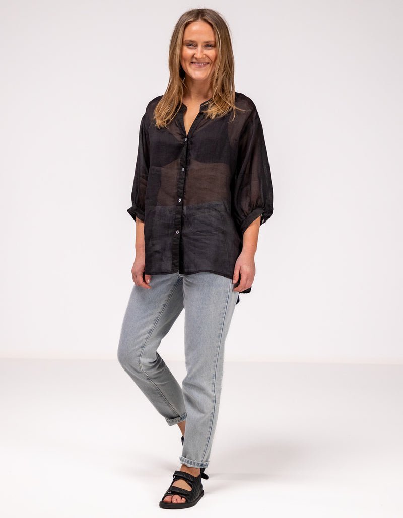 River Relaxed Fit Shirt in Black Linen